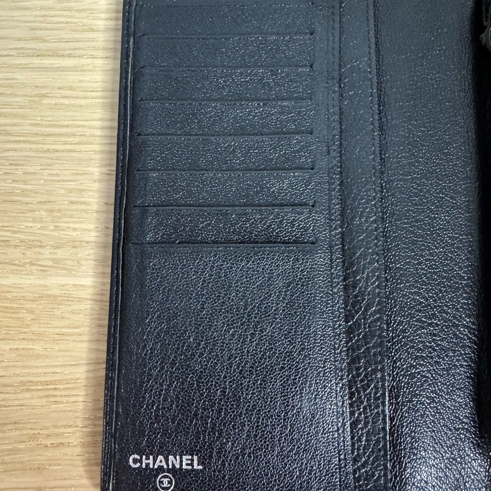 CHANEL Classic Black Leather Wallet - Picture 9 of 16